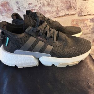 Black Adidas sneakers S31